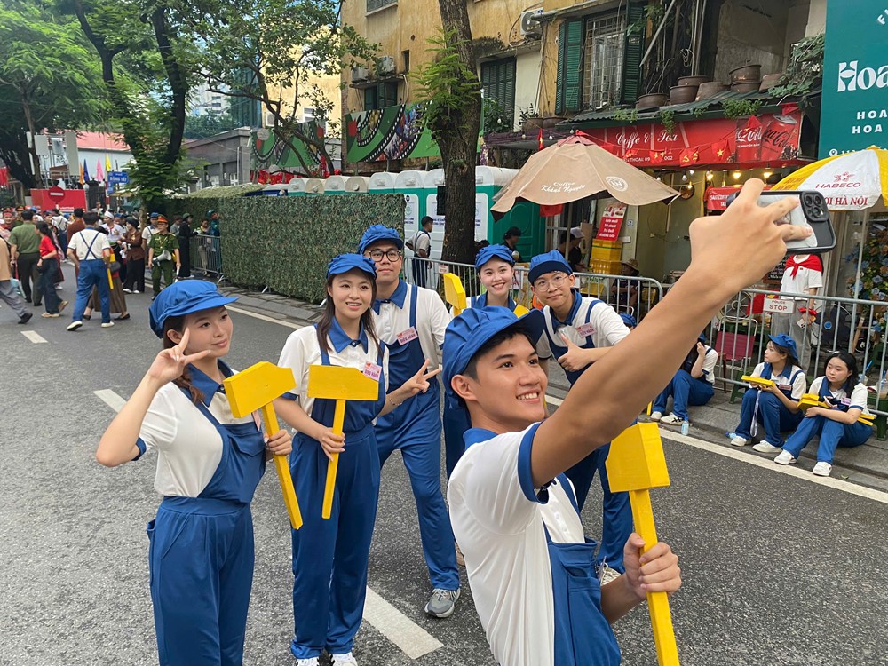 Khối diễu hành Đoàn kết các dân tộc Việt Nam vinh dự, tự hào khi được tham gia lễ diễu binh, diễu hành  ​ - ảnh 2