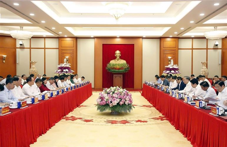Bộ Chính trị cho ý kiến về Văn kiện và phương án nhân sự Đại hội Đảng bộ TP Hà Nội lần thứ XVIII