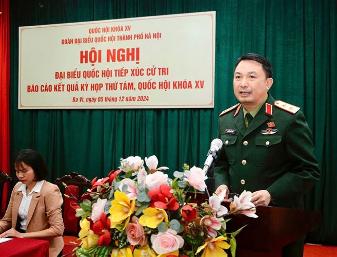 Bí thư Thành ủy Hà Nội Bùi Thị Minh Hoài tiếp xúc cử tri huyện Ba Vì