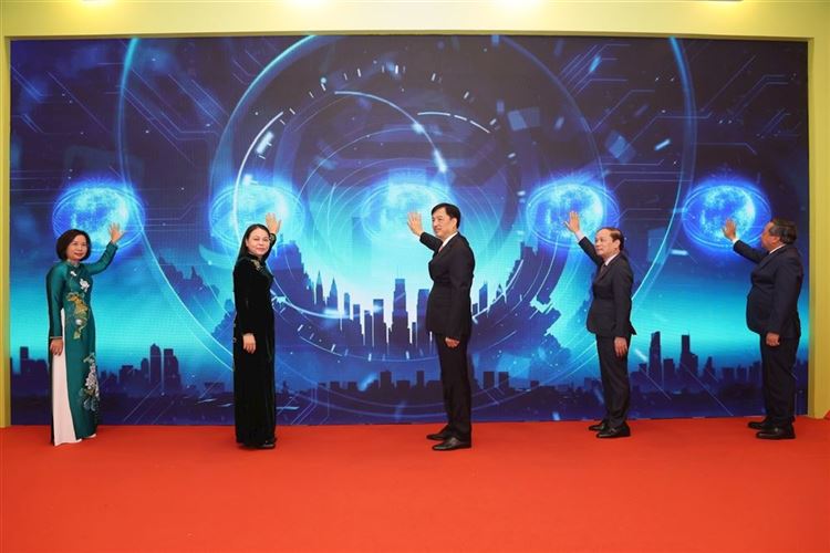 Định hướng dư luận xã hội kịp thời, hiệu quả