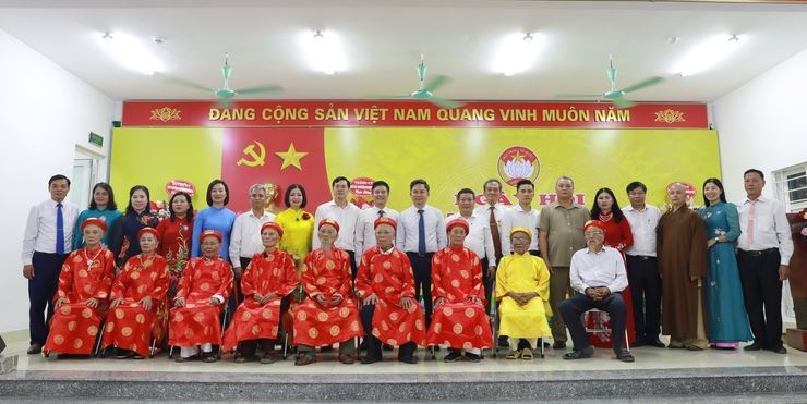 Phó Chủ tịch UBND Thành phố Hà Minh Hải chung vui Ngày hội Đại đoàn kết toàn dân tộc tại Thôn 1, xã Vạn Phúc, huyện Thanh Trì