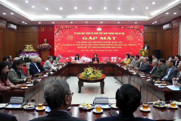 Mặt trận Hà Nội gặp mặt lãnh đạo, cán bộ qua các thời kỳ