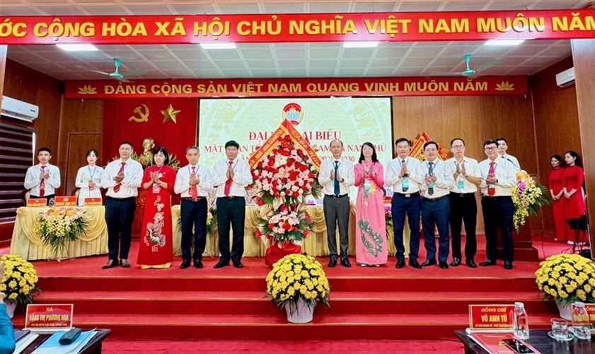 Đại hội đại biểu Mặt trận Tổ quốc Việt Nam xã Nam Phù lần thứ I đã hiệp thương cử 54 thành viên Ủy ban
