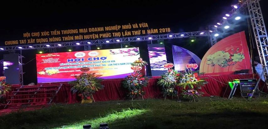 Phúc Thọ tổ chức Hội chợ xúc tiến thương mại hưởng ứng cuộc vận động “Người Việt Nam ưu tiên dùng hàng Việt Nam” năm 2018.