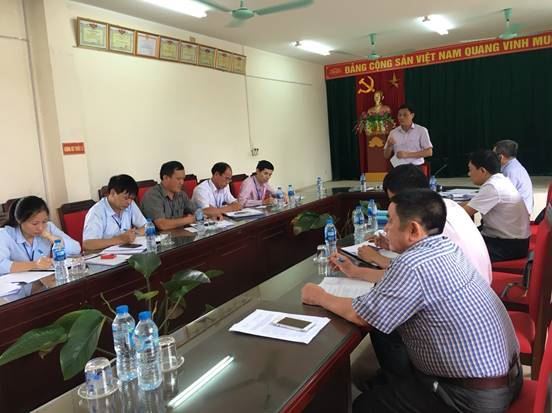 Đoàn giám sát của Ủy ban MTTQ Việt Nam huyện Mê Linh giám sát việc tiếp nhận, giải quyết thủ tục hành chính tại  xã Tiền Phong. 