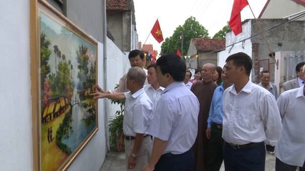 Ủy ban MTTQ Việt Nam xã Phương Đình, huyện Đan Phượng sơ kết mô hình điểm xóm Sáng - xanh - sạch - đẹp và an toàn