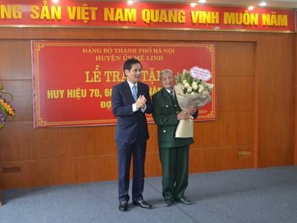 Ủy ban MTTQ Việt Nam huyện Mê Linh phối hợp tổ chức Lễ trao tặng Huy hiệu Đảng đợt 3/2/2019.