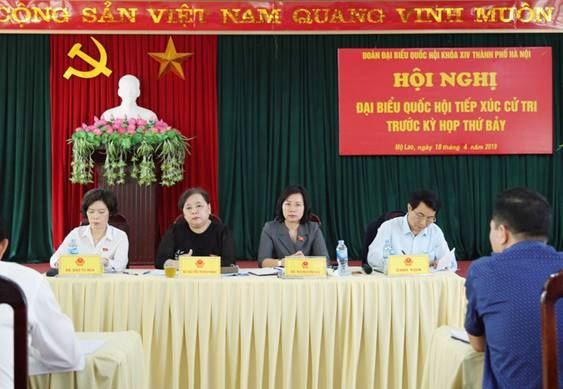 Đồng chí Chủ tịch HĐND TP Nguyễn Thị Bích Ngọc tiếp xúc cử tri quận Hà Đông 