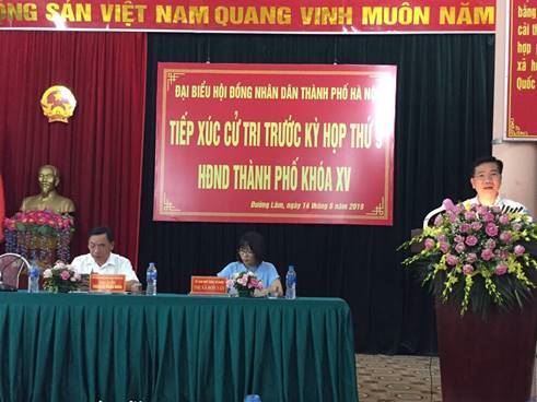 Đại biểu HĐND thành phố Hà Nội tiếp xúc với cử tri Sơn Tây trước kỳ họp thứ 9.