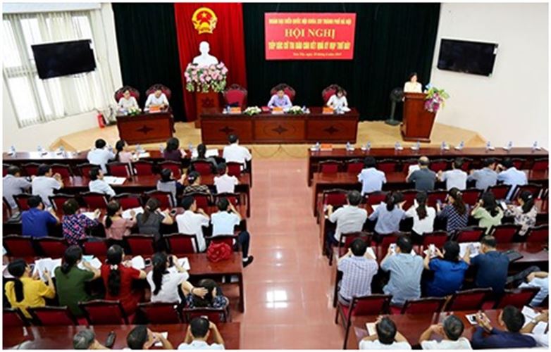 Đoàn Đại biểu Quốc hội thành phố Hà Nội tiếp xúc cử tri thị xã Sơn Tây sau kỳ họp thứ 7