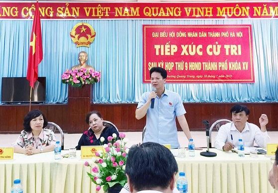 Chủ tịch HĐND TP Hà Nội Nguyễn Thị Bích Ngọc tiếp xúc cử tri  quận Hà Đông báo cáo kết quả kỳ họp thứ 9 