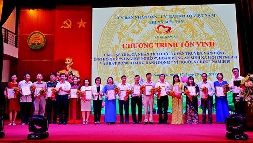 Thị xã Sơn Tây tổ chức Chương trình tôn vinh và phát động Tháng hành động “Vì người nghèo” năm 2019.