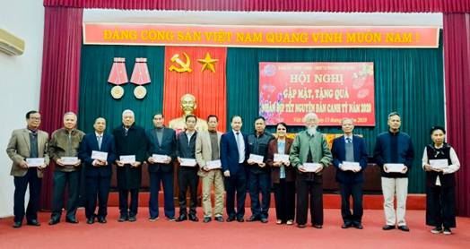 Quận Long Biên tổ chức hội nghị gặp mặt, tặng quà nhân dịp Tết Nguyên đán Canh Tý 2020