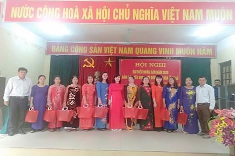 Ủy ban MTTQ Việt Nam các cấp huyện Thanh Trì hưởng ứng bảo vệ môi trường, ứng phó với biển đổi khí hậu “Nói không với túi Nilon” 