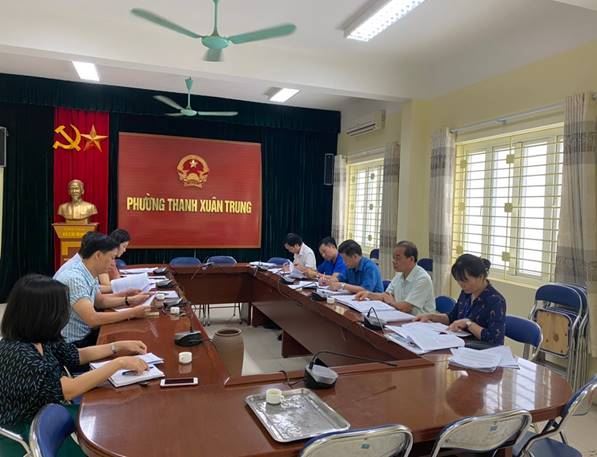 Quận Thanh Xuân giám sát thực hiện các chính sách hỗ trợ người dân gặp khó khăn do đại dịch COVID-19 trên địa bàn quận