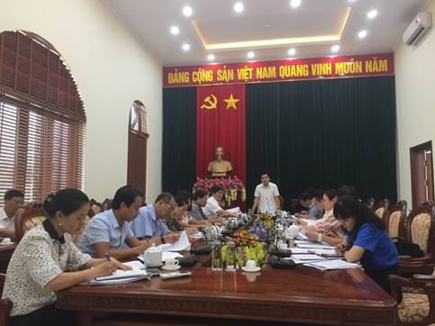 Kiểm tra công tác giám sát việc thực hiện các chính sách hỗ trợ người dân gặp khó khăn do đại dịch Covid – 19 tại thị xã Sơn Tây.