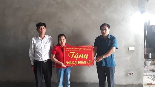 Huyện Thanh Oai hỗ trợ hộ nghèo xã Tam Hưng xây dựng nhà ở năm 2020