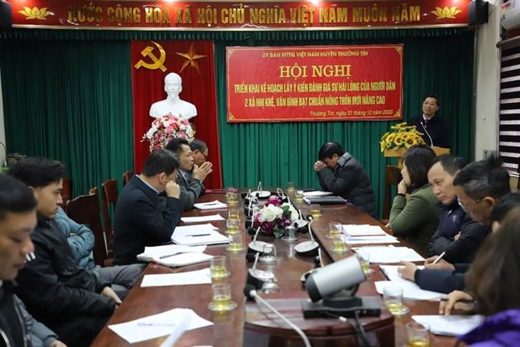 Ủy ban MTTQ Việt Nam huyện Thường Tín hướng dẫn việc lấy ý kiến đánh giá sự hài lòng của người dân về kết quả xây dựng nông thôn mới nâng cao tại 2 xã Nhị Khê và Văn Bình