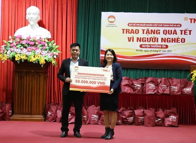 MTTQ Việt Nam huyện Thường Tín tổ chức tặng quà Tết cho hộ nghèo