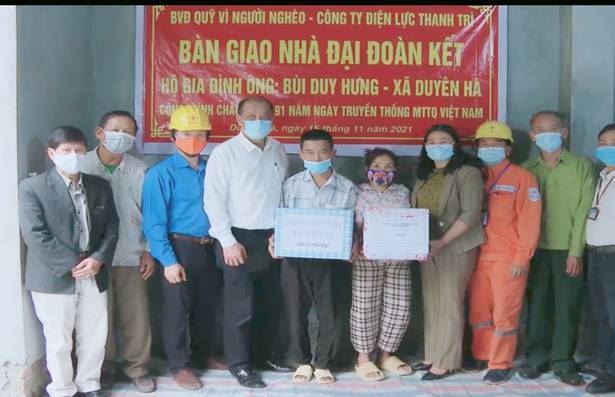 Huyện Thanh Trì bàn giao nhà đại đoàn kết tại xã Duyên Hà, công trình chào mừng 91 năm ngày truyền thống MTTQ Việt Nam