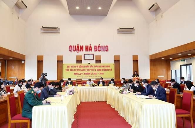 Tổ đại biểu số 10 HĐND TP Hà Nội tiếp xúc cử tri quận Hà Đông sau kỳ họp thứ ba HĐND TP khóa XVI