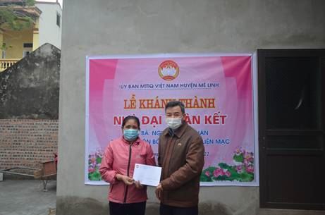  Ủy ban MTTQ Việt Nam huyện Mê Linh tổ chức lễ khánh thành nhà Đại đoàn kết cho hộ cận nghèo tại xã Liên Mạc.