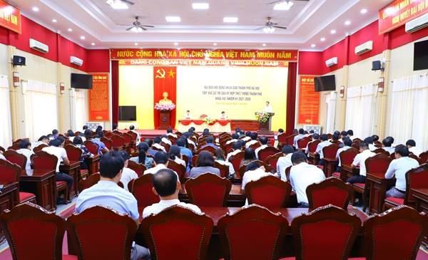 Đại biểu HĐND Thành phố Hà Nội tiếp xúc cử tri huyện Thạch Thất sau kỳ họp thứ 7 HĐND thành phố khóa XVI