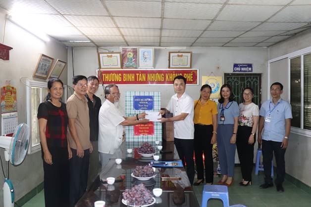 Huyện ủy- HĐND- UBND- Ủy ban MTTQ Việt Nam huyện Gia Lâm thăm và tặng quà các đối tượng chính sách nhân dịp kỷ niệm 75 năm ngày Thương binh, Liệt sỹ (27/7/1947 – 27/7/2022)