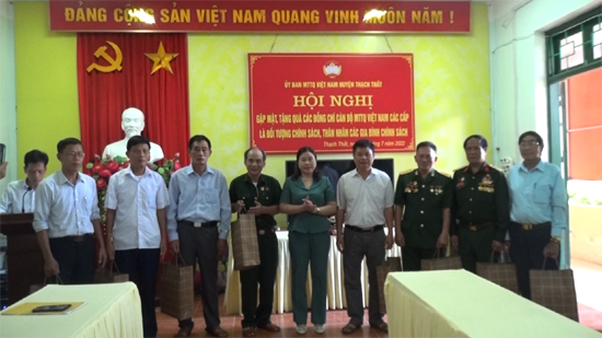 Ủy ban MTTQ Việt Nam huyện Thạch Thất gặp mặt cán bộ Mặt trận các cấp là thương, bệnh binh và thân nhân người có công
