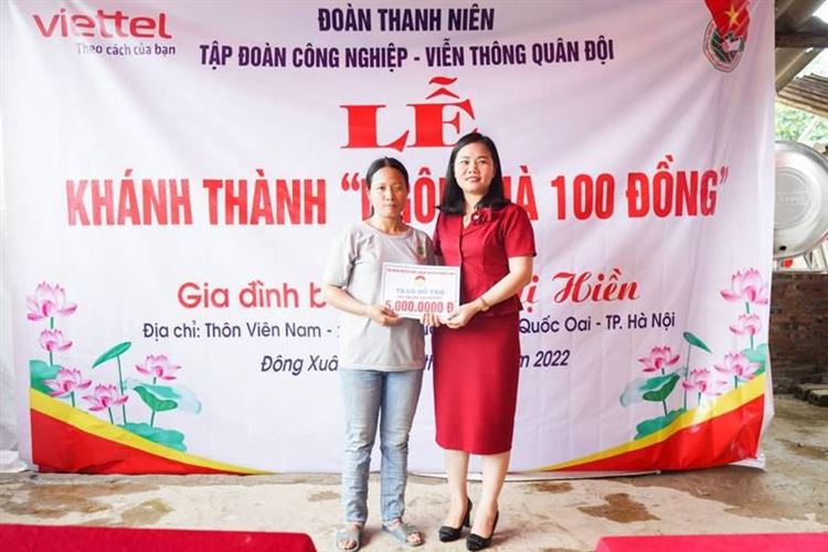 Ủy ban MTTQ Việt Nam huyện Quốc Oai đẩy mạnh phong trào thi đua yêu nước và kịp thời hỗ trợ các hộ khó khăn gặp tai nạn rủi ro
