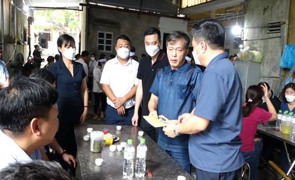 Thanh Oai thăm hỏi, hỗ trợ gia đình trong vụ cháy tại xã Thanh Văn huyện Thanh Oai  