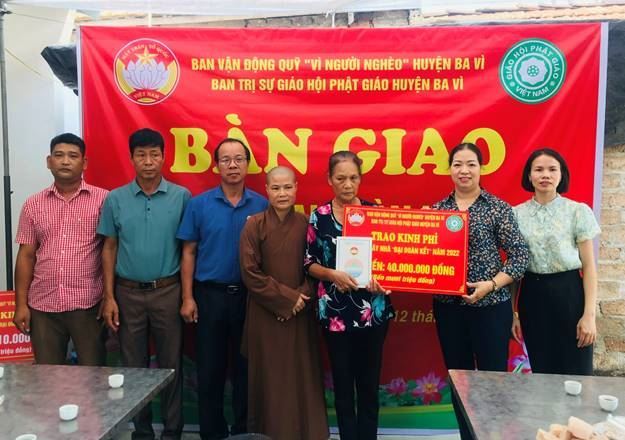 Uy ban MTTQ Việt Nam huyện Ba Vì phối hợp với Ban Trị sự giáo hội Phật giáo huyện trao nhà “Đại đoàn kết” năm 2022