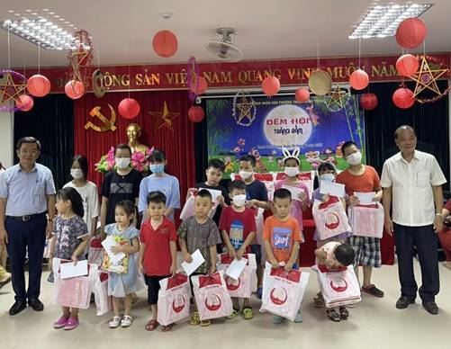 Quận Thanh Xuân: Tổ chức “Đêm hội trăng rằm - Chung tay bảo vệ trẻ em, hãy lên tiếng phòng, chống xâm hại, bạo lực trẻ em” nhân dịp Tết Trung thu năm 2022