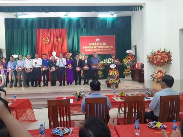 Lãnh đạo thành phố Hà Nội dự Ngày hội đại đoàn kết toàn dân tộc với nhân dân khu dân cư thôn Khê Hồi, xã Hà Hồi, huyện Thường Tín.