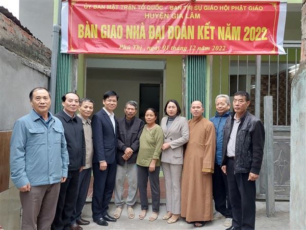 Uỷ ban MTTQ Việt Nam huyện Gia Lâm tiếp tục bàn giao nhà Đại đoàn kết cho hộ khó khăn về nhà ở trên địa bàn huyện