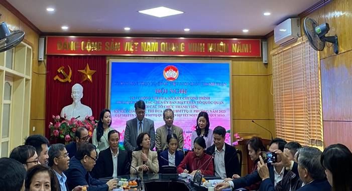Ủy ban MTTQ Việt Nam quận Thanh Xuân Hội nghị phát động thi, đua ký kết chương trình phối hợp công tác giữa Ủy ban MTTQ quận với các tổ chức thành viên năm 2023