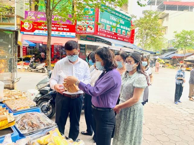 Huyện Thanh Trì kiểm tra đột xuất vệ sinh an toàn thực phẩm tại các cơ sở sản xuất, kinh doanh