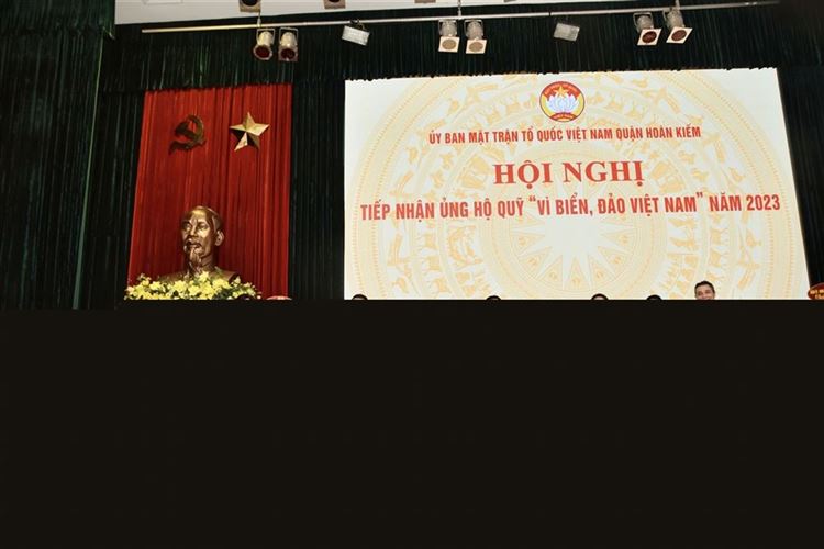 Quận Hoàn Kiếm tiếp nhận đợt 2 ủng hộ Quỹ “Vì biển, đảo Việt Nam” được hơn 1 tỷ đồng