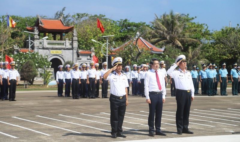 Quân chủng Hải quân cảm ơn tình cảm, sự sẻ chia của thành phố Hà Nội