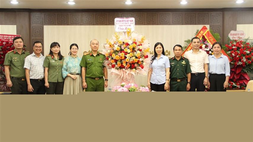 Ủy ban MTTQ Việt Nam thành phố Hà Nội chúc mừng Công an thành phố nhân kỷ niệm 81 năm Ngày truyền thống Công an nhân dân (19/8/1945 - 19/8/2026).