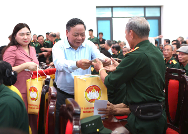 Hà Nội tri ân người có công, lan tỏa truyền thống “Uống nước nhớ nguồn”