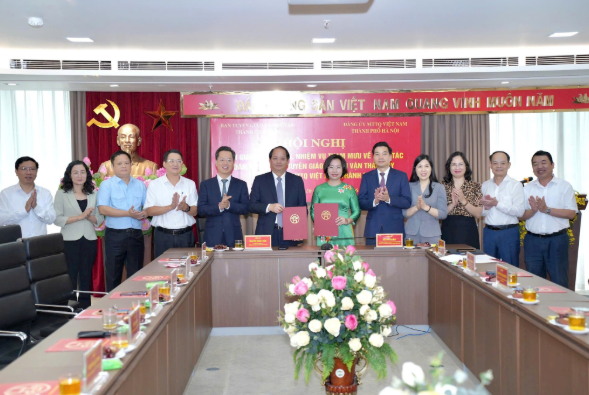 Hà Nội: Bàn giao chức năng, nhiệm vụ công tác dân vận về Đảng ủy MTTQ Việt Nam thành phố