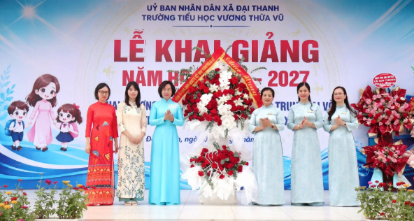 Chủ tịch Ủy ban MTTQ Việt Nam thành phố Hà Nội dự lễ khai giảng tại Trường Tiểu học Vương Thừa Vũ