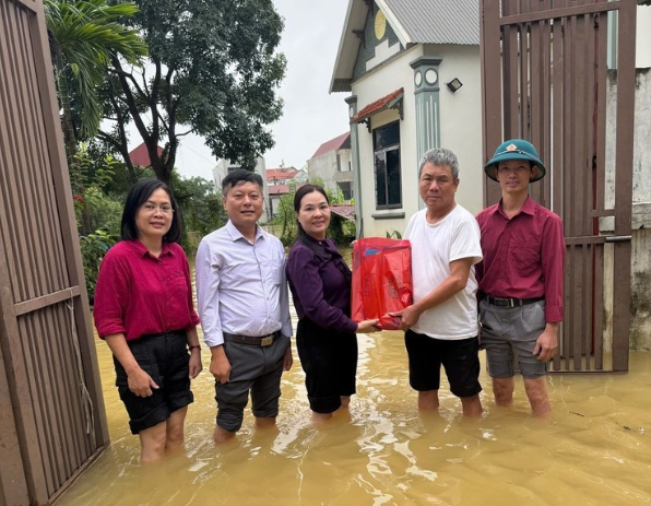 Mặt trận Hà Nội chủ động hỗ trợ nhân dân ứng phó mưa diện rộng