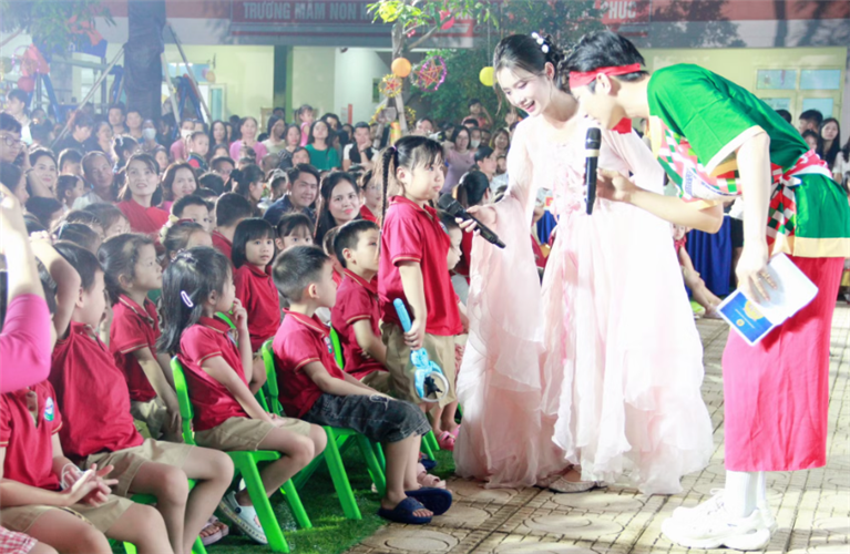 Rộn ràng Trung thu dành cho con công nhân Thủ đô