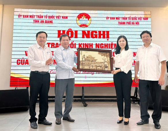 Hà Nội - An Giang: Trao đổi kinh nghiệm nâng cao chất lượng hoạt động Ban Công tác Mặt trận