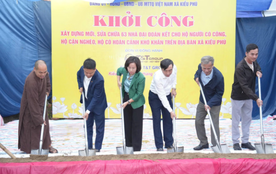 Hướng tới Tháng cao điểm vì người nghèo: Thắp lên hy vọng từ những ngôi nhà đại đoàn kết