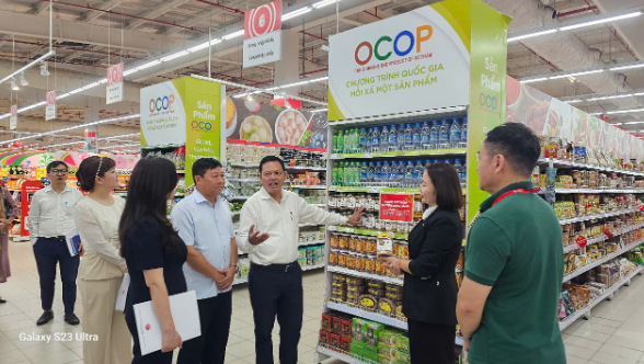 Phường Yên Hòa triển khai cuộc vận động dùng hàng Việt gắn với các nhiệm vụ của địa phương
