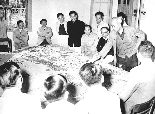 Chủ tịch Hồ Chí Minh: Làm cho Hà Nội thành một Thủ đô yên ổn, tươi vui và phồn thịnh
