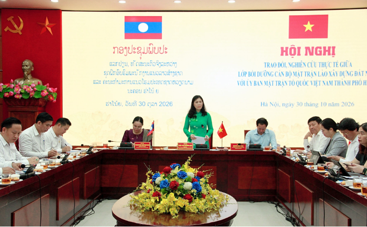 MTTQ Việt Nam TP Hà Nội chia sẻ kinh nghiệm đổi mới hoạt động với cán bộ Mặt trận Lào